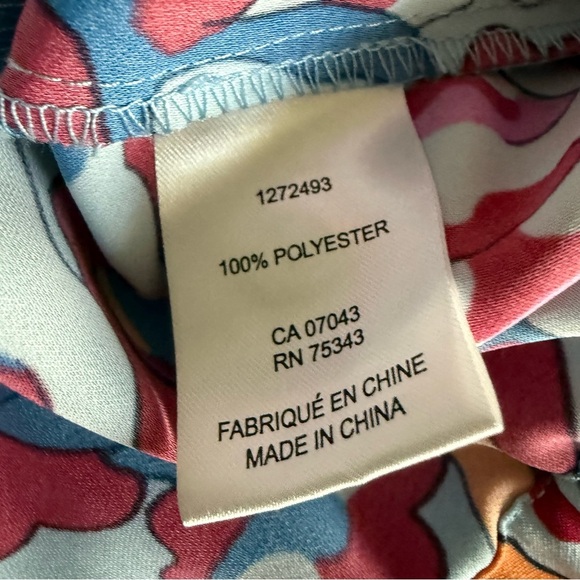 Cupcakes & Cashmere | Multicolor Floral Cropped Shirt with Front Tie | Sz M - Picture 6 of 7